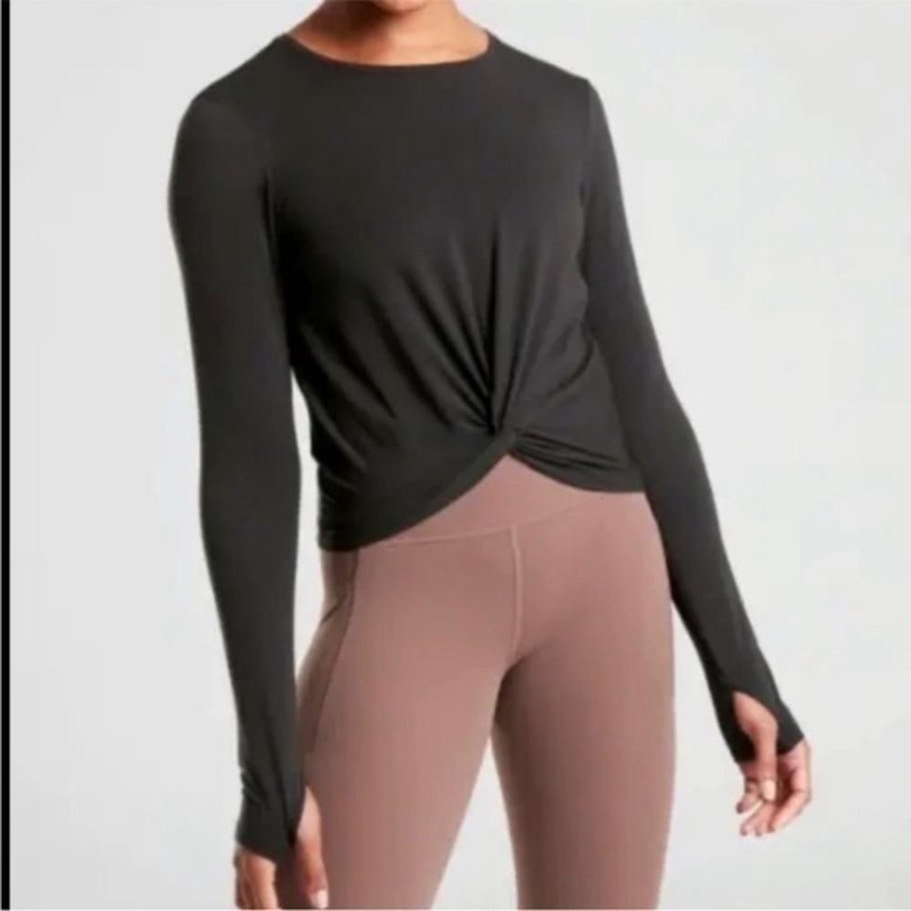 Athleta essence twist knot front crop top thumb holes stretchy size small shirt